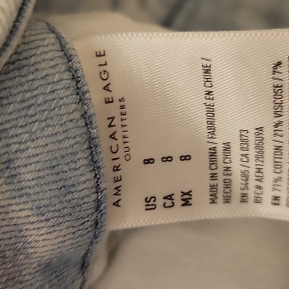 American Eagle Jean shorts. Size 8. - Picture 4 of 4
